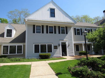 /international/us/86-willow-street-yarmouth-port-ma-110105906374/