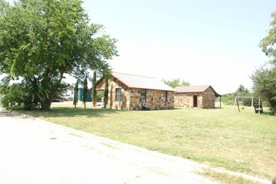 /international/us/1006-s-bluffton-san-saba-tx-110108947105/