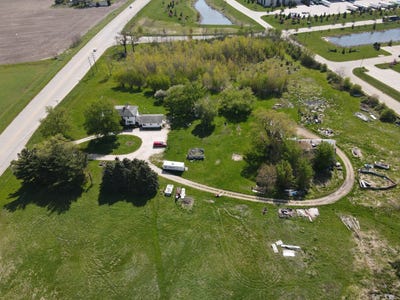 /international/us/12901-burlington-road-kenosha-wi-110107057896/