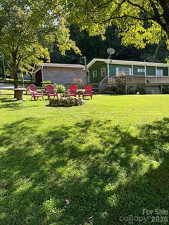 /international/us/987-angelwood-lane-hendersonville-nc-110120151932/