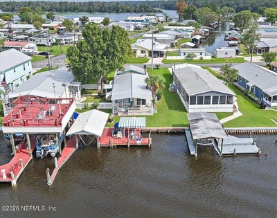 /international/us/232-sportsman-drive-welaka-fl-110120136615/