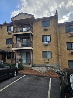/international/us/23-country-club-drive-manchester-nh-110107894081/