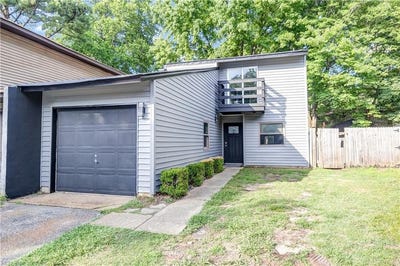 /international/us/8-glouchester-circle-chesapeake-va-110109117866/