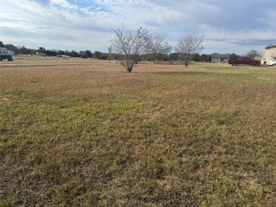 /international/us/902-9th-st-lexington-tx-110104543114/