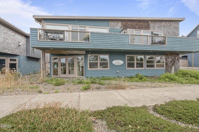 /international/us/45-ne-lane-street-2-depoe-bay-or-110101435733/