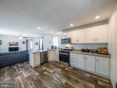 /international/us/30-lobin-road-east-earl-pa-110099292451/