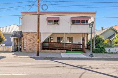 /international/us/1146-pine-street-klamath-falls-or-110101223297/