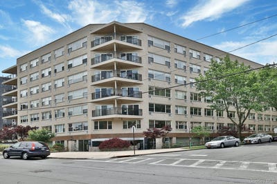 /international/us/12-old-mamaroneck-road-white-plains-ny-110107869573/