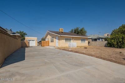 /international/us/2725-desert-street-rosamond-ca-110104155664/