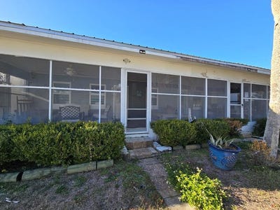 /international/us/3-7-newman-dr-lanark-village-fl-110104343040/