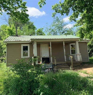 /international/us/315-gear-street-yellville-ar-110107508371/