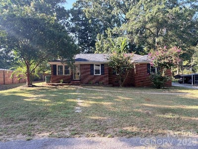 /international/us/107-berry-street-chester-sc-110106673716/