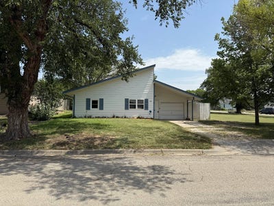 /international/us/906-walnut-st-beloit-ks-110105314955/