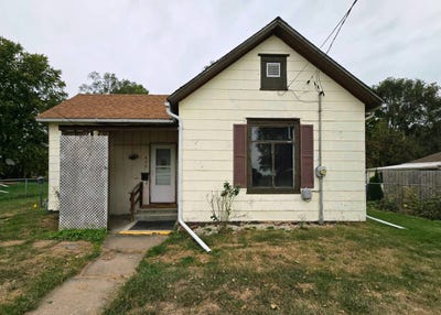 /international/us/822-s-8th-street-monmouth-il-110103155674/