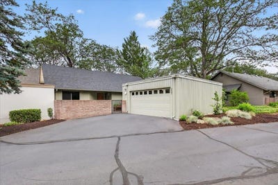 /international/us/2647-freedom-way-medford-or-110108359476/