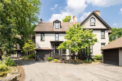 /international/us/1569-east-ave-rochester-ny-110100979923/