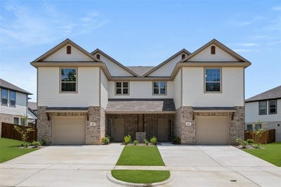 /international/us/409-411-saddle-lane-denton-tx-110098953724/
