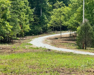/international/us/11-genes-road-somerset-ky-110093405085/