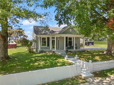/international/us/12065-main-street-sw-mauckport-in-110109055269/
