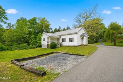 /international/us/6203-laurel-grove-road-norton-va-110108071390/