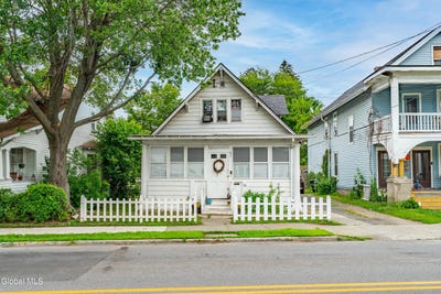 /international/us/16-n-lake-avenue-troy-ny-110100819840/