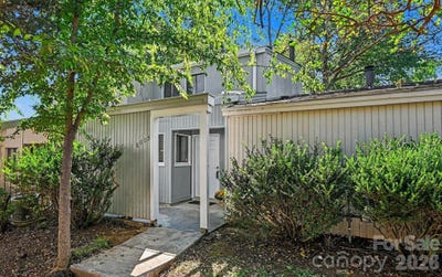 /international/us/8005-horse-chestnut-lane-charlotte-nc-110110354869/