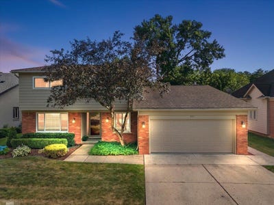 /international/us/901-hollywood-avenue-grosse-pointe-woods-mi-110119371395/