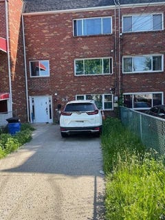 /international/us/16810-144-road-jamaica-ny-110108199809/