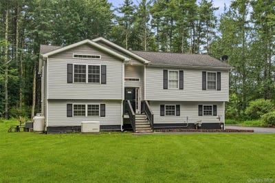 /international/us/4-ross-lane-sparrowbush-ny-110109984897/