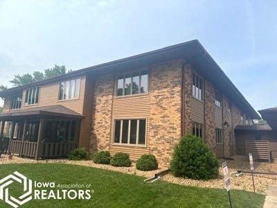 /international/us/215-e-mcgregor-street-algona-ia-110100352406/