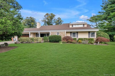 /international/us/1361-boxwood-drive-e-hewlett-harbor-ny-110120417850/