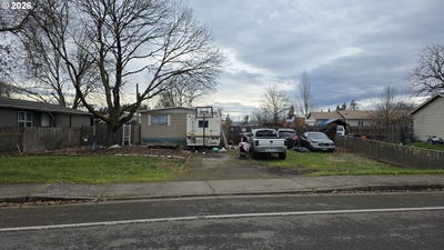 /international/us/530-s-6th-st-harrisburg-or-110105636651/