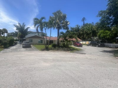 /international/us/2081-joy-rene-lane-north-palm-beach-fl-110098344216/
