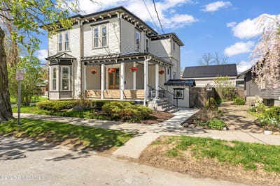 /international/us/99-division-street-saratoga-springs-inside-ny-110099958567/
