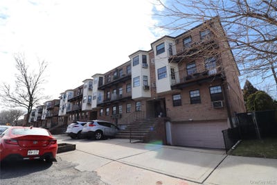 /international/us/151-18-79th-street-howard-beach-ny-110106550200/