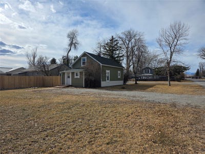 /international/us/725-8th-avenue-nw-choteau-mt-110105936176/