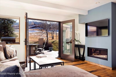 /international/us/366-snowmass-club-circle-snowmass-village-co-110102473537/