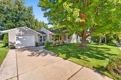 /international/us/4318-tokay-boulevard-madison-wi-110120064540/