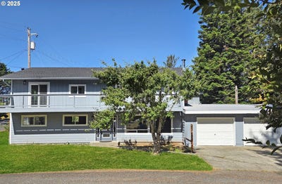 /international/us/29700-park-dr-goldbeach-or-110099557668/