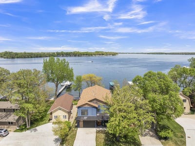 /international/us/1516-lakeside-avenue-wahpeton-ia-110105037011/