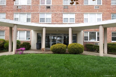 /international/us/100-s-ocean-avenue-s-freeport-ny-110108177107/