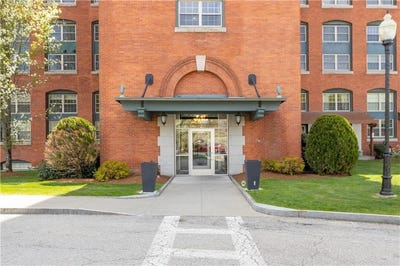 /international/us/1-tupperware-drive-north-smithfield-ri-110107710559/