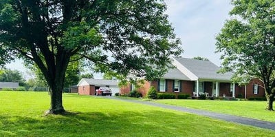 /international/us/520-willow-way-campbellsville-ky-110100695624/
