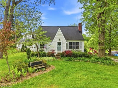 /international/us/7429-chagrin-road-chagrin-falls-oh-110108236895/