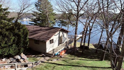 /international/us/842-e-hiawatha-drive-wisconsin-dells-wi-110099072449/