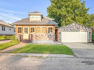 /international/us/1727-s-oak-freeport-il-110101398323/