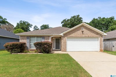 /international/us/2066-townhouse-lane-hueytown-al-110100849084/
