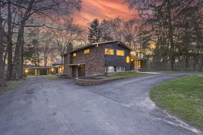 /international/us/119-mctaggart-drive-beckley-wv-110106587281/