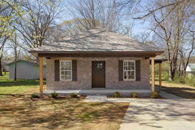 /international/us/215-w-grand-ave-muscle-shoals-al-110101459566/?lang=en