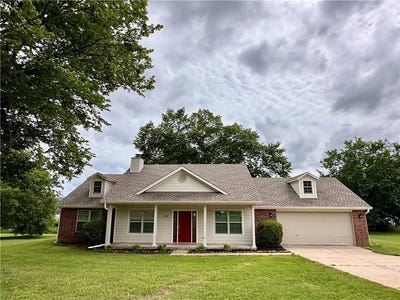 /international/us/2137-e-stanwyk-drive-fayetteville-ar-110108340453/